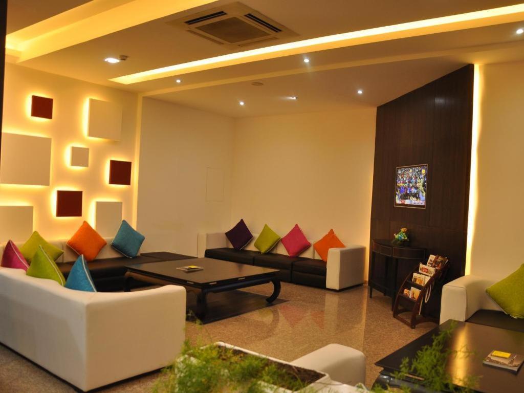Johny International Hotel Maskat Zewnętrze zdjęcie